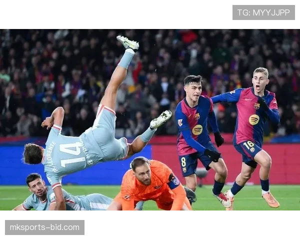 巴萨全队越踢越断线，当前阶段表现波动对赛季争冠形势产生影响