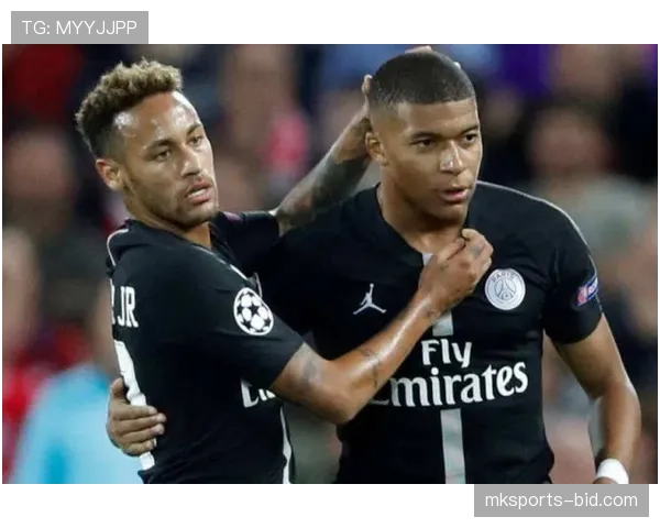 巴黎圣日耳曼强强对话中越踢越被动，防守问题逐步反映至争冠形势